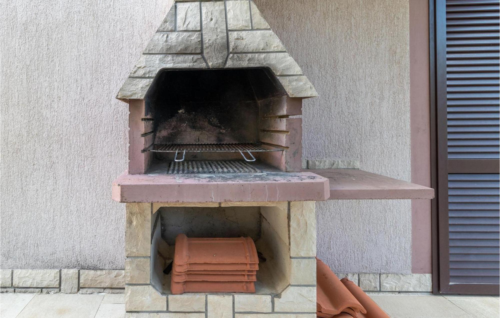 1 Bedroom Cozy Apartment In Jadranovo Exteriér fotografie