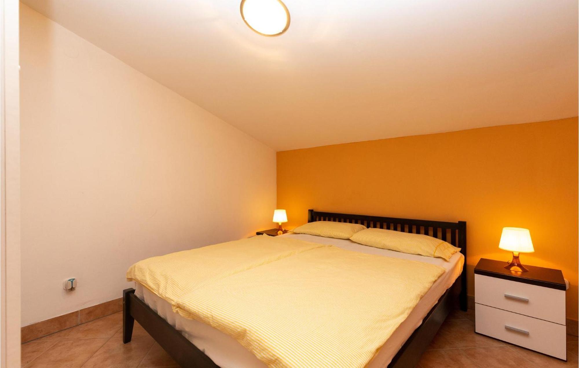 1 Bedroom Cozy Apartment In Jadranovo Exteriér fotografie