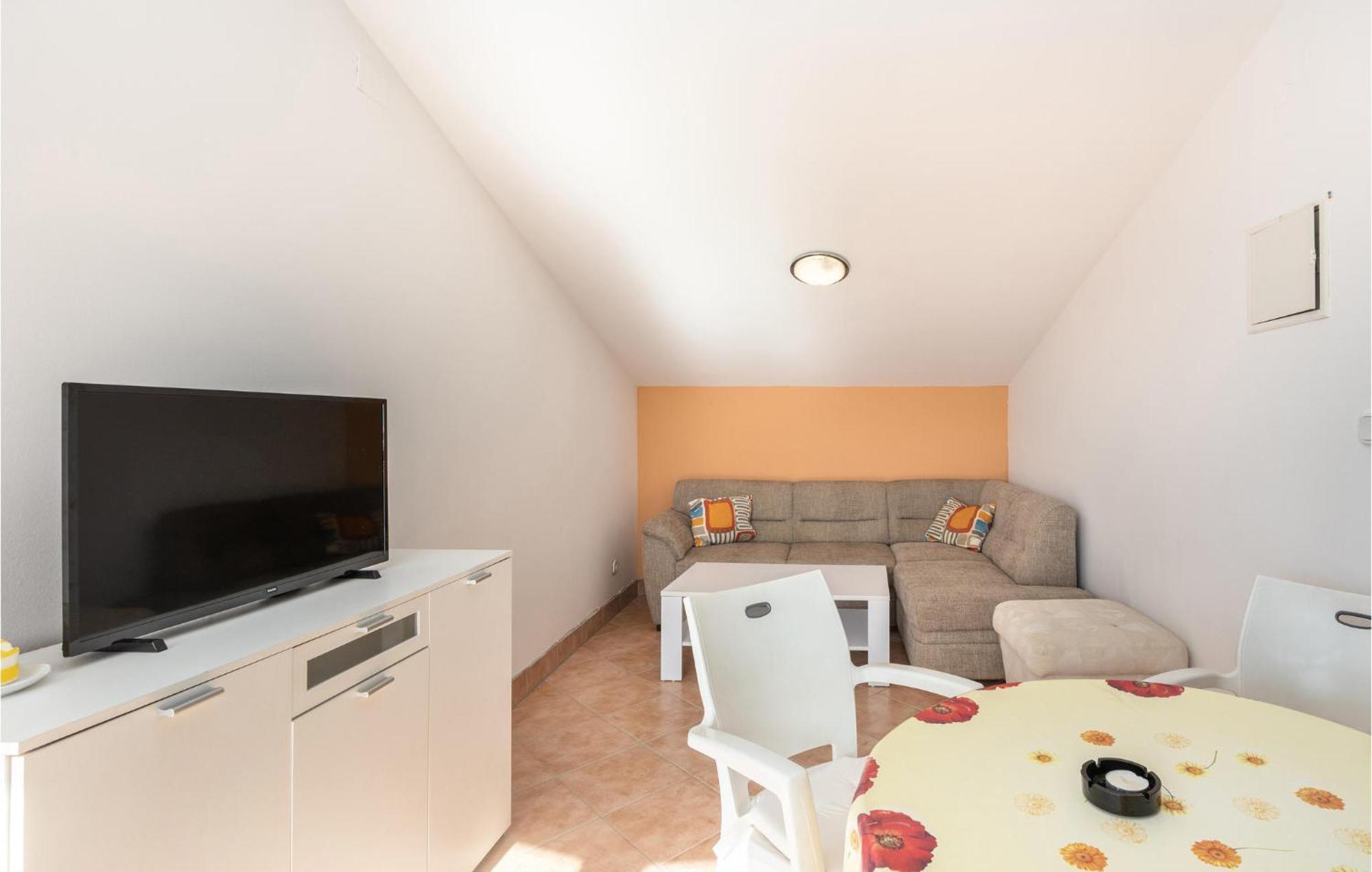 1 Bedroom Cozy Apartment In Jadranovo Exteriér fotografie
